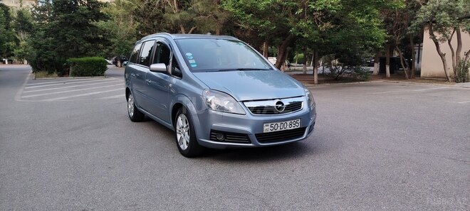 Opel Zafira-4