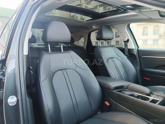 Hyundai Sonata-12