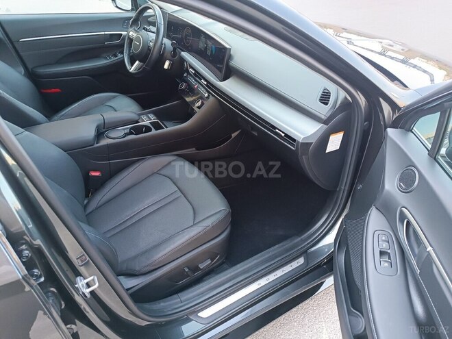 Hyundai Sonata-11