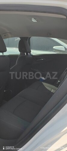 Chevrolet Malibu-8