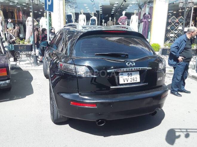 Infiniti FX35-3