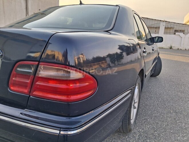 Mercedes E 220-4