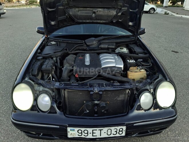 Mercedes E 220-5