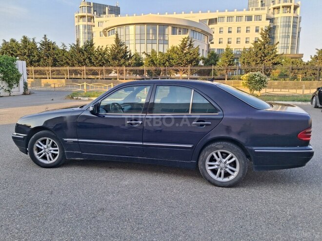 Mercedes E 220-7