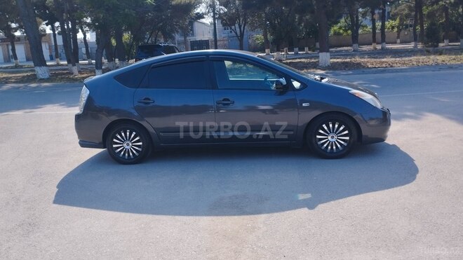 Toyota Prius-12