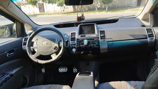 Toyota Prius-18