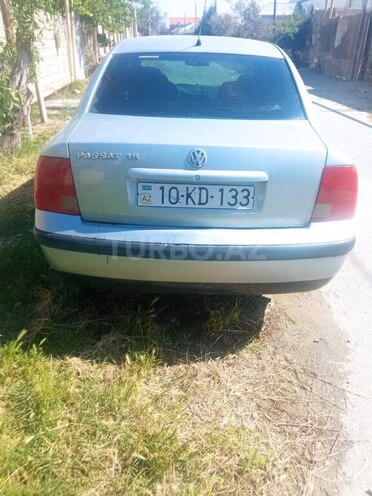 Volkswagen Passat-2