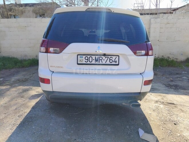 Mitsubishi Outlander-3