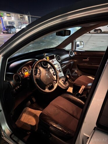 Kia Carens-6