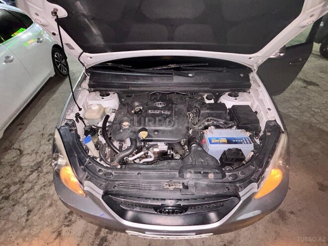 Kia Carens-9