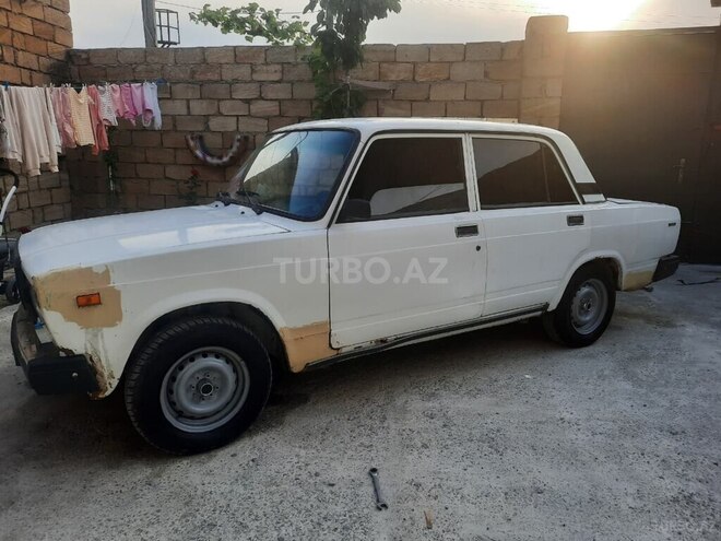 LADA (VAZ) 2107-2