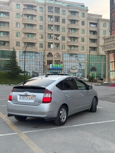 Toyota Prius-3