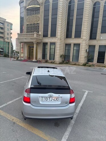 Toyota Prius-5