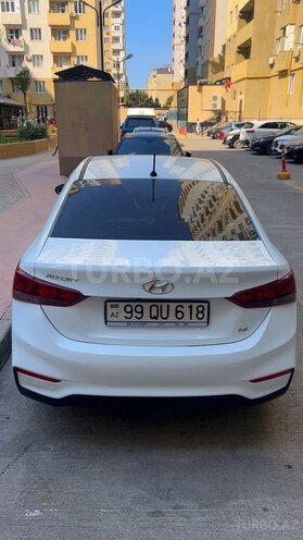 Hyundai Accent-9