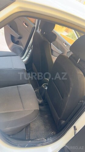 Hyundai Accent-8