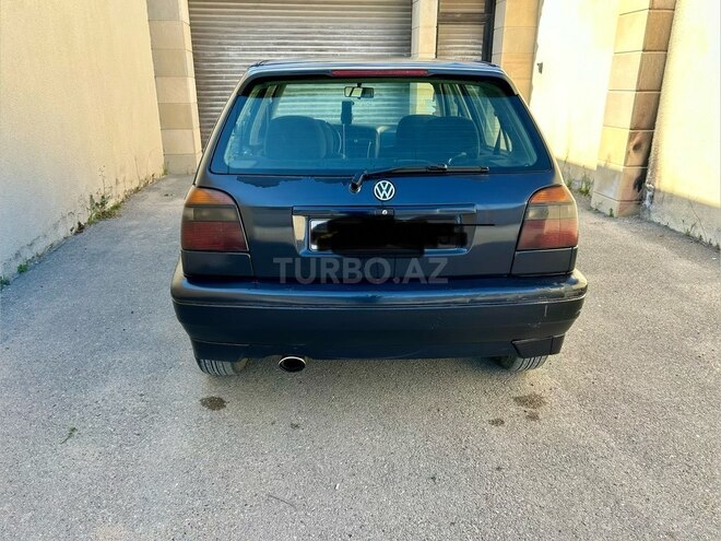 Volkswagen Golf-9