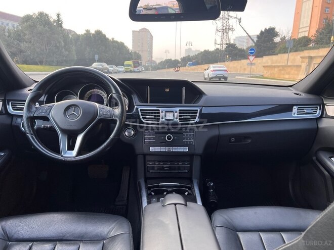 Mercedes E 250-11