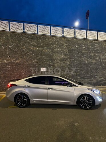 Hyundai Avante-3