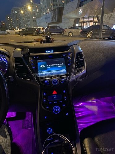 Hyundai Avante-8