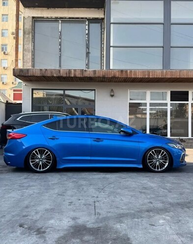 Hyundai Elantra-7