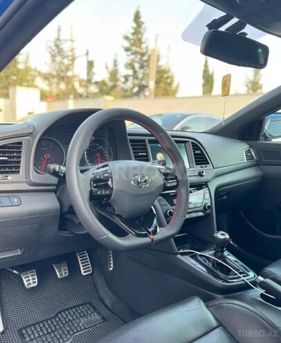 Hyundai Elantra-8