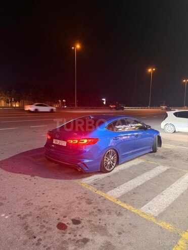 Hyundai Elantra-5