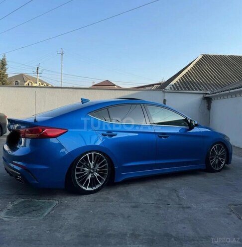 Hyundai Elantra-6