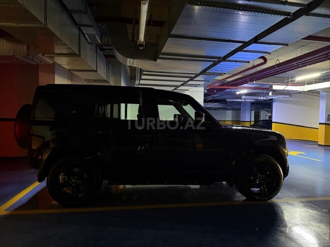 Land Rover Defender-5