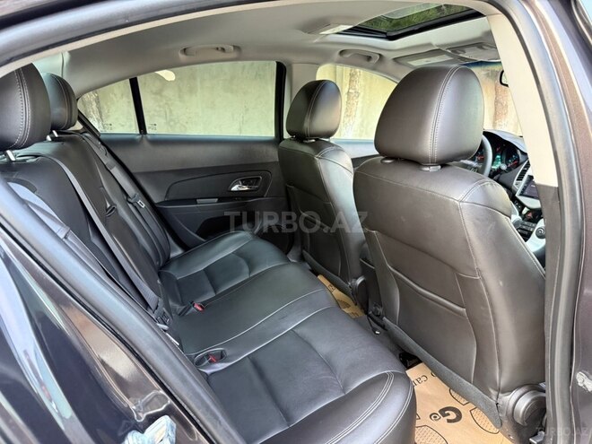 Chevrolet Cruze-11