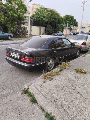 Mercedes E 320-3