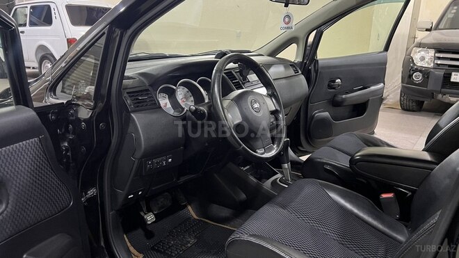 Nissan Tiida-21