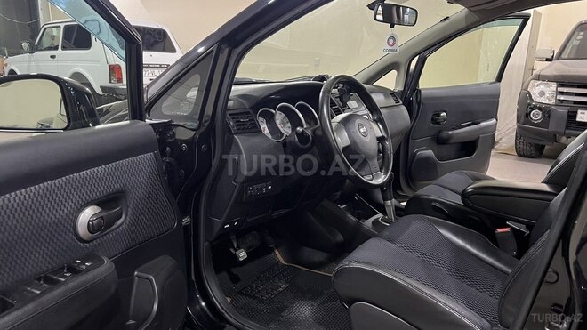 Nissan Tiida-20