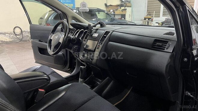 Nissan Tiida-17