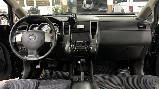 Nissan Tiida-14