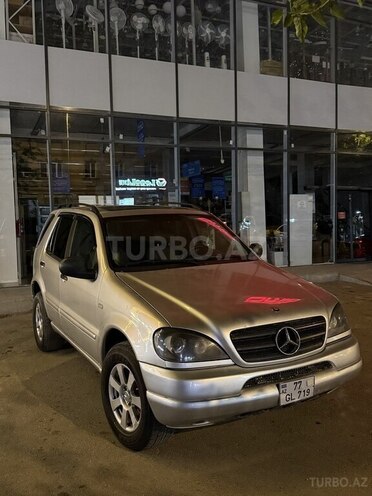 Mercedes ML 320-1