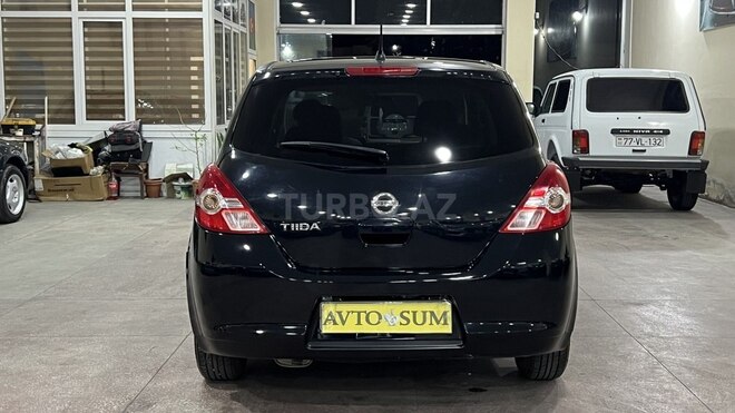 Nissan Tiida-3