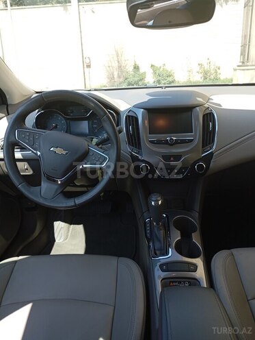 Chevrolet Cruze-10