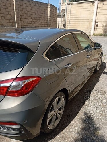 Chevrolet Cruze-12