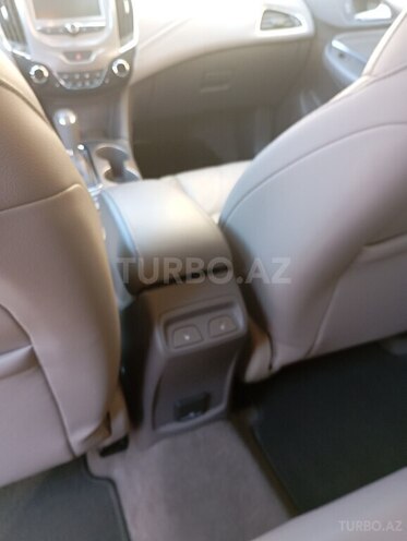 Chevrolet Cruze-13