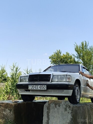 Mercedes 190-1