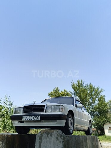 Mercedes 190-2