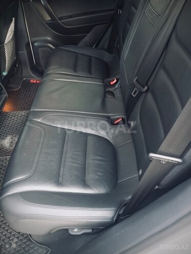 Volkswagen Touareg-6