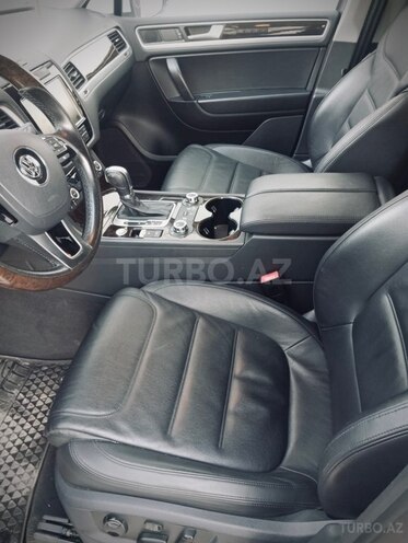 Volkswagen Touareg-5