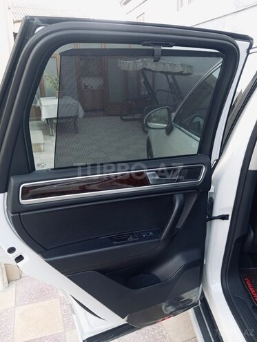 Volkswagen Touareg-8