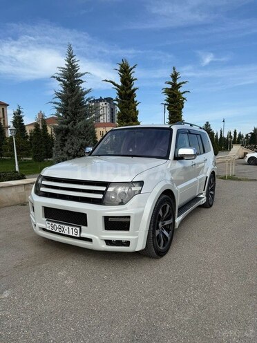 Mitsubishi Pajero-5
