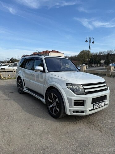 Mitsubishi Pajero-8