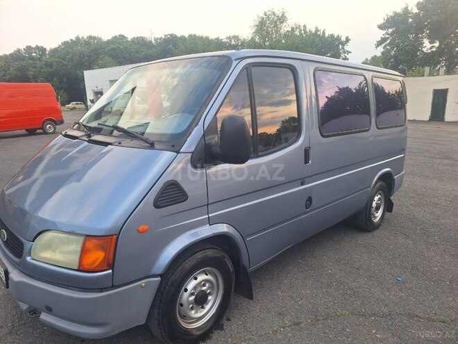 Ford Transit-5