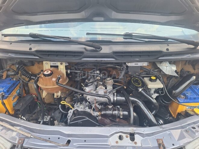 Ford Transit-14