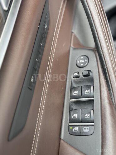 BMW 530-12