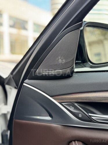 BMW 530-11